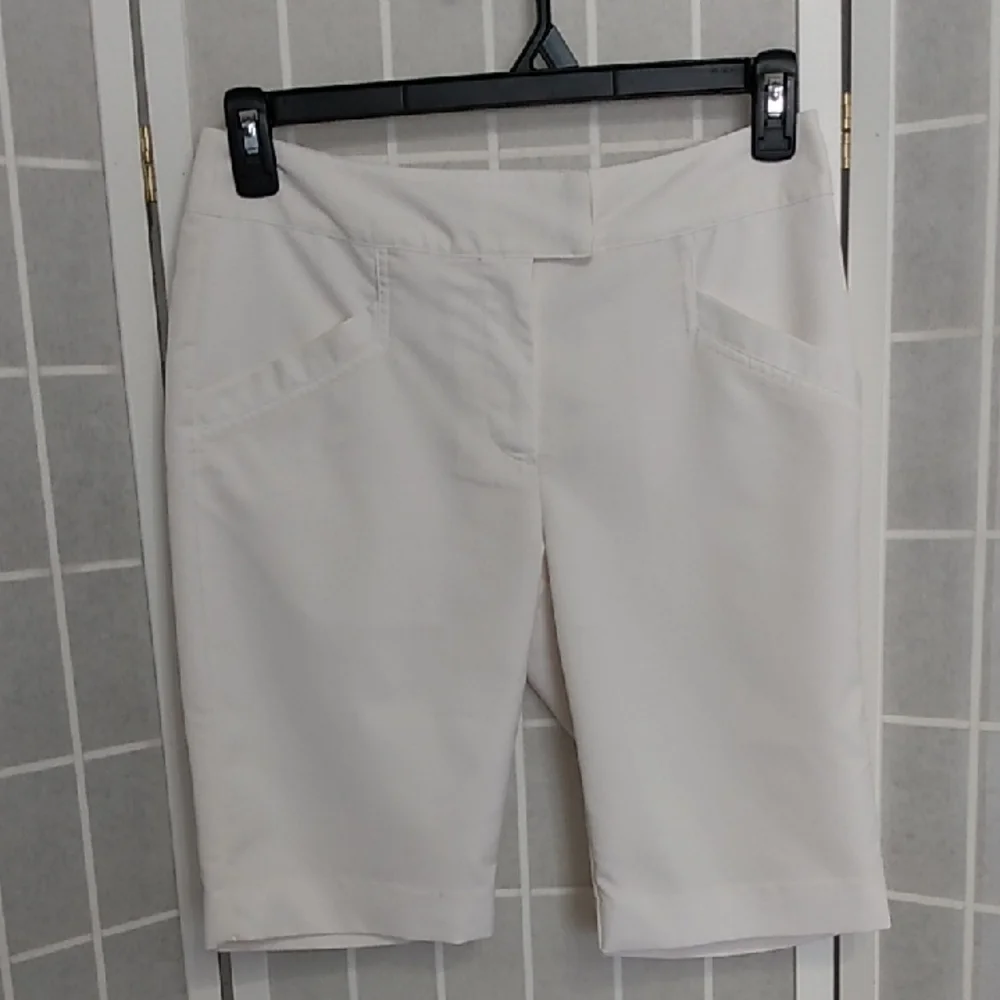 TEHAMA Classic White Bermuda  Casual Shorts With Inner‎ Liner Women's Size 2